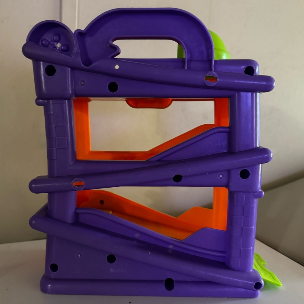 Toy - Picture 3 of 3